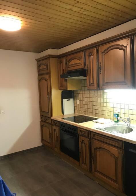 Simple Flat 72 M2 In The Centre Of Burgdorf With Private Parking Apartment Exterior photo